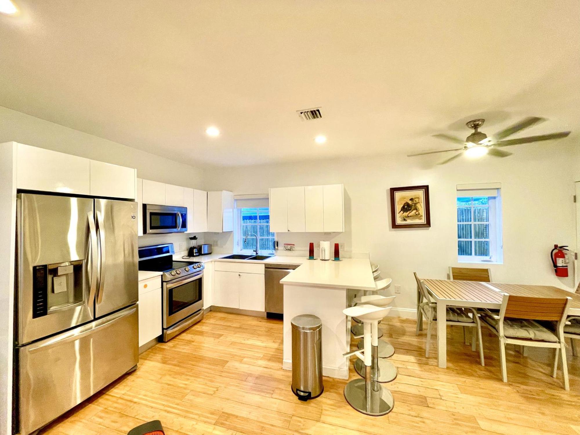 20 Guests Luxurious South 2 *