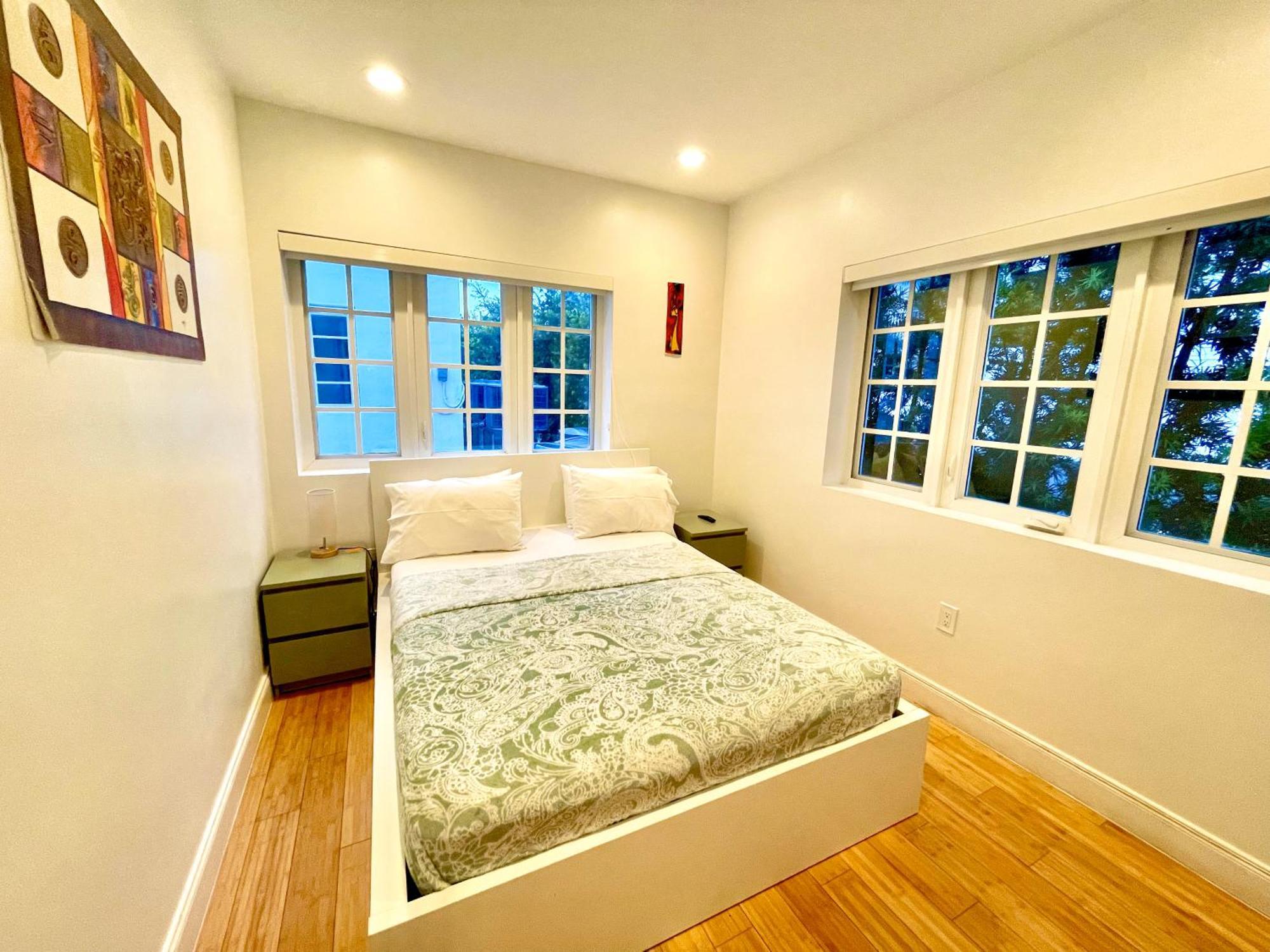 20 Guests Luxurious South 2
